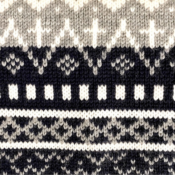 Vintage Cozy Knit Reindeer Sweater 100% Wool - Picture 9 of 13